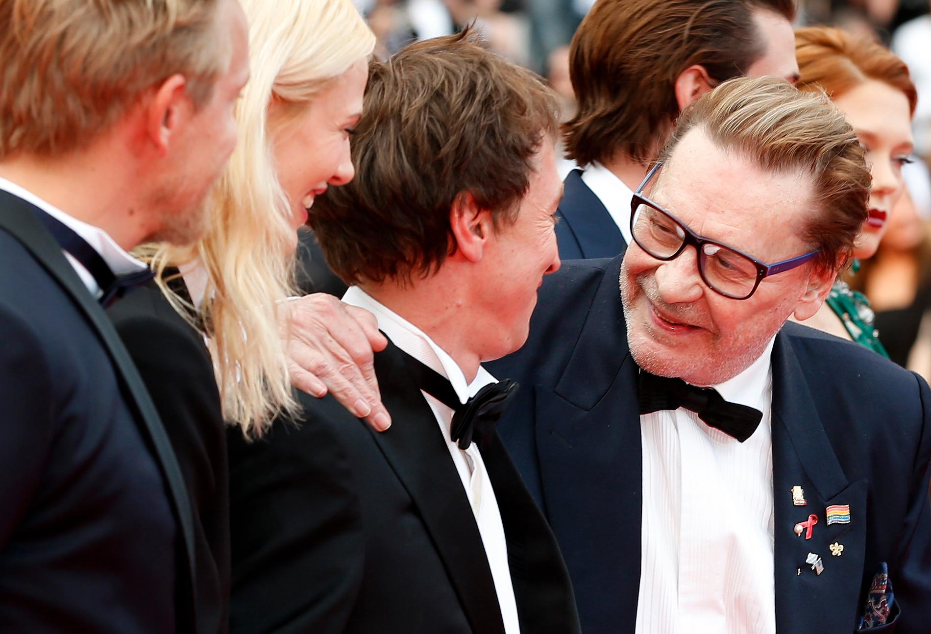 Skådespelaren Helmut Berger, längst till höger, på filmfestivalen i Cannes 2014. Arkivbild.