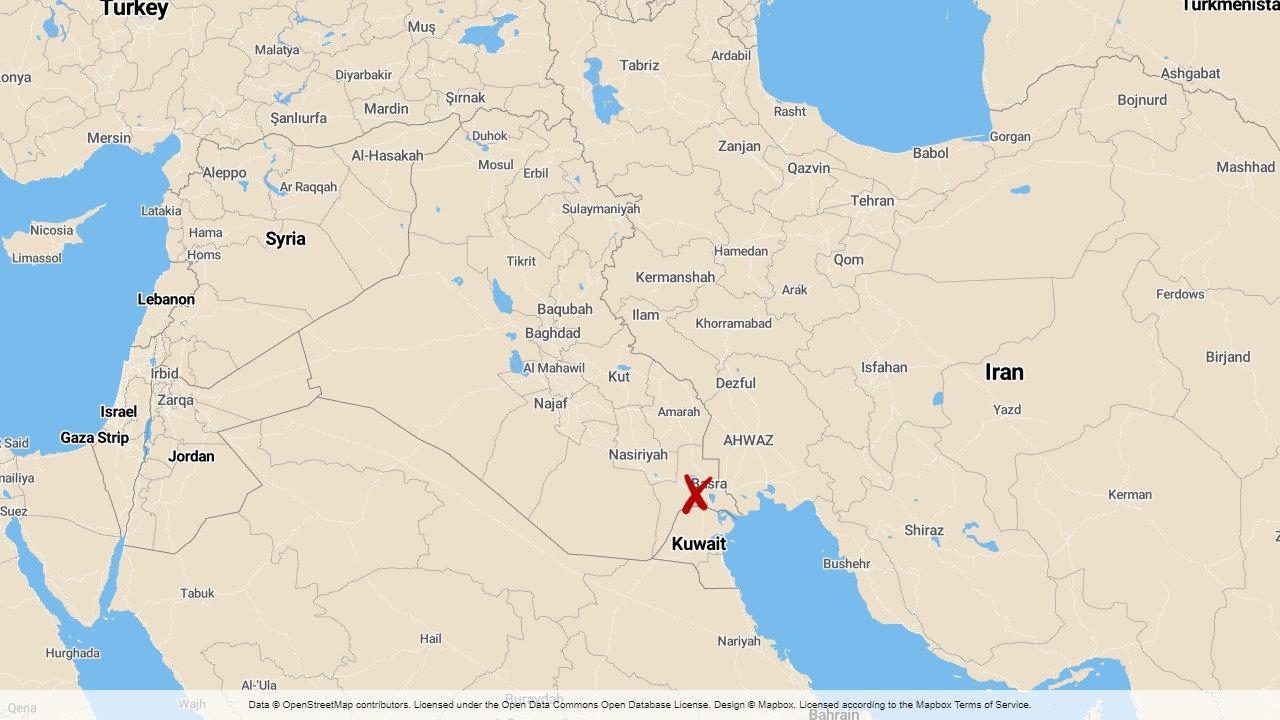 Raketer har slagit ned nära ett oljeindustriområde norr om staden Basra.