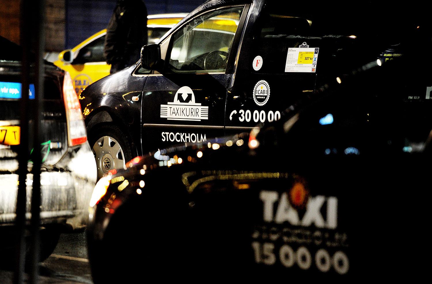 Jakobsson uppger att han ibland valt taxi för det var ”jobbigt” att ta sig genom Centralstationen.