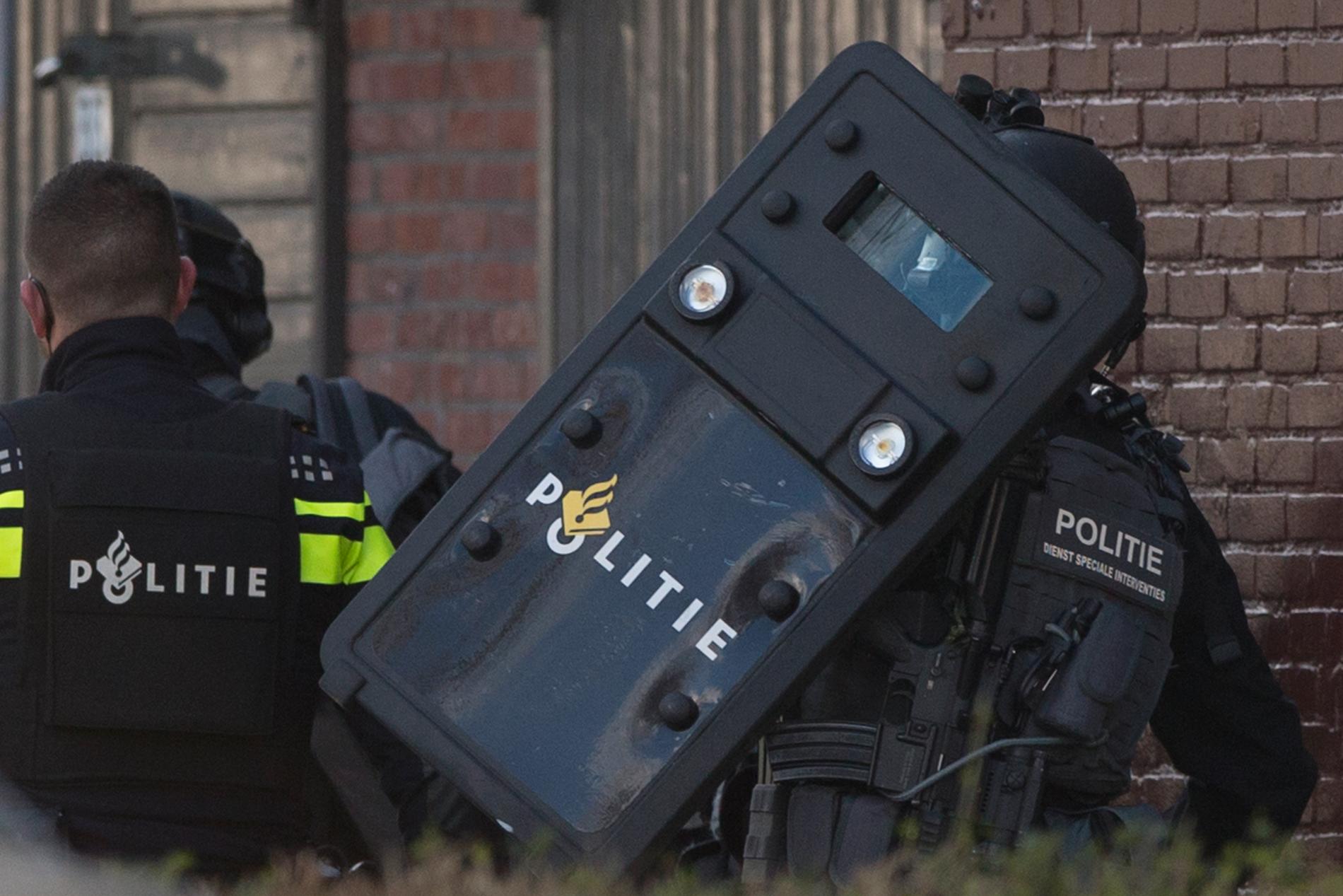 Nederländsk polis. Genrebild.  