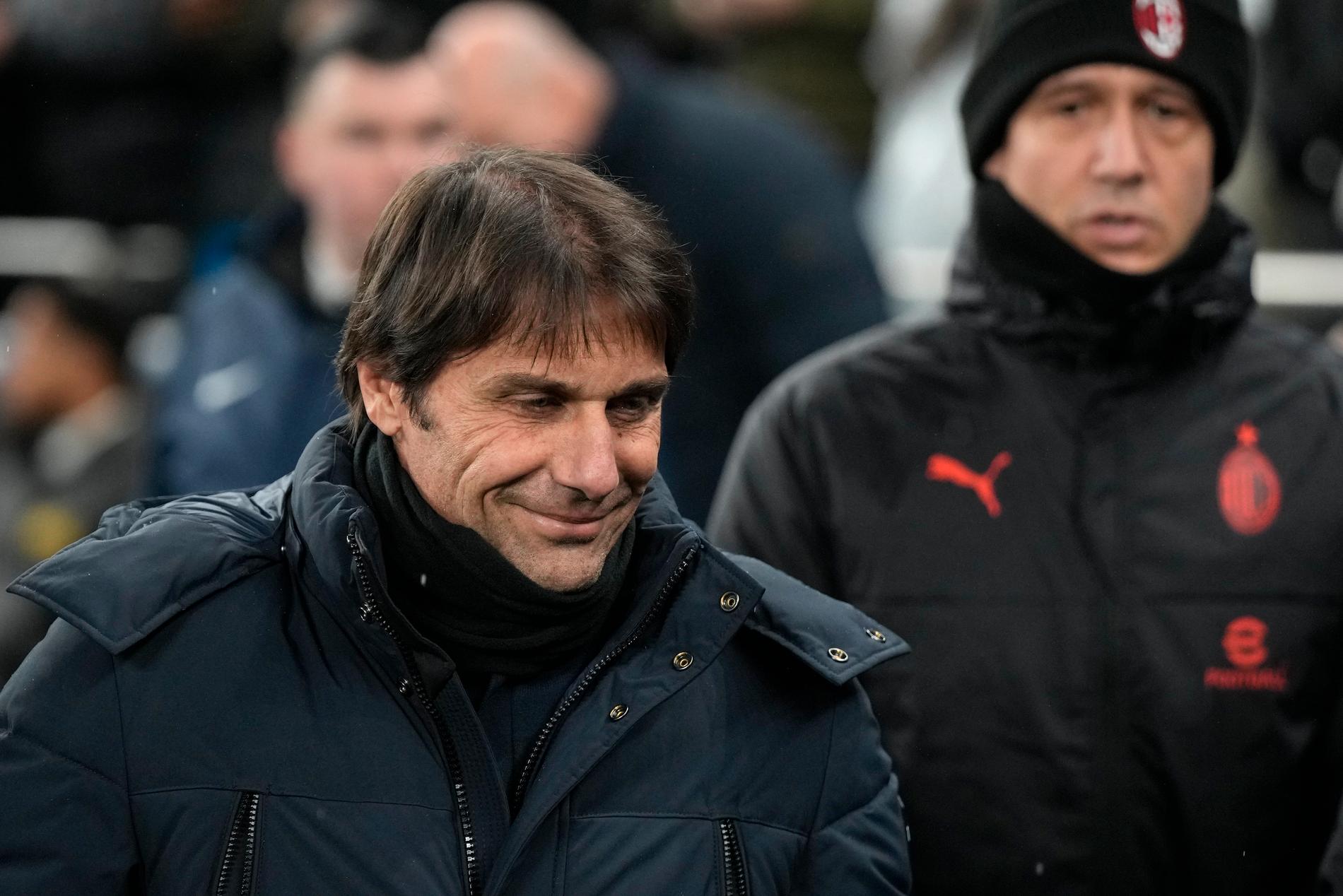 Antonio Conte har uppgetts stå redo att ta över tränarrollen i Milan. 