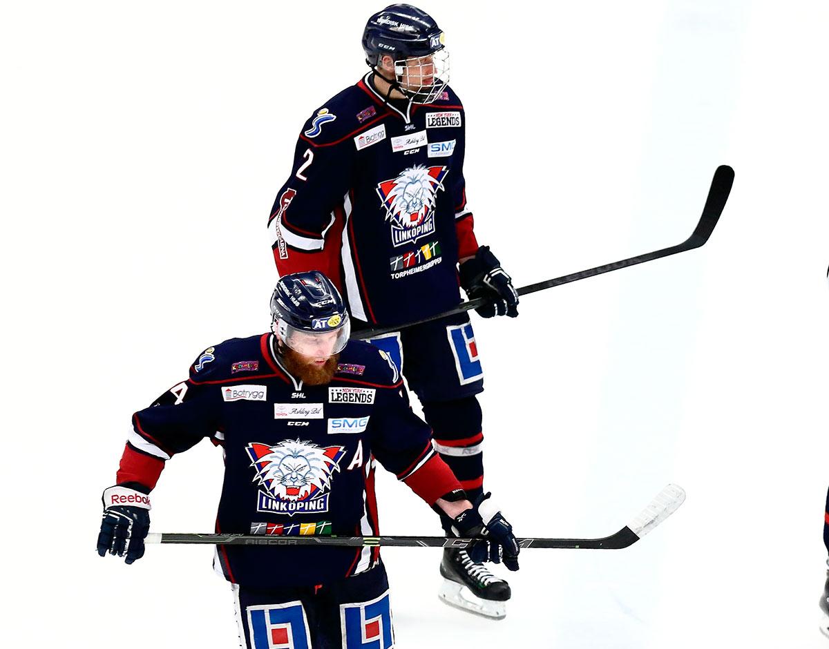 Jonas Junland och unge Gabriel Carlsson samarbetade på första målet.