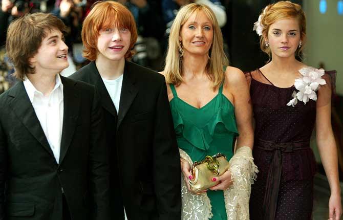 Hela gänget Daniel Radcliffe, Rupert Grint, J.K. Rowling och Emma Watson.