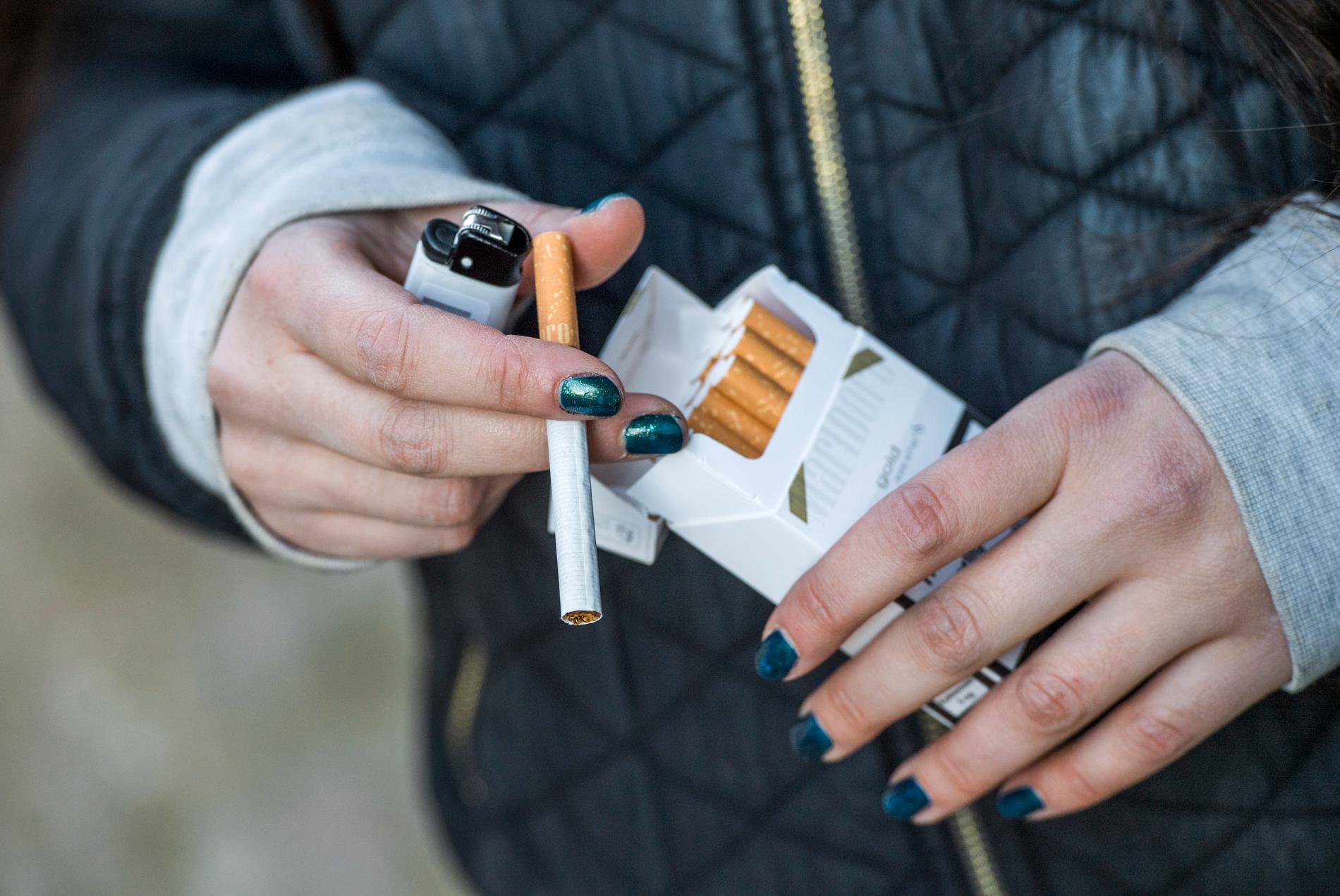 Bara åtta av 20 av landets största kommuner provköper cigaretter för att kolla försäljningen till underåriga, enligt SVT Nyheter. Arkivbild.