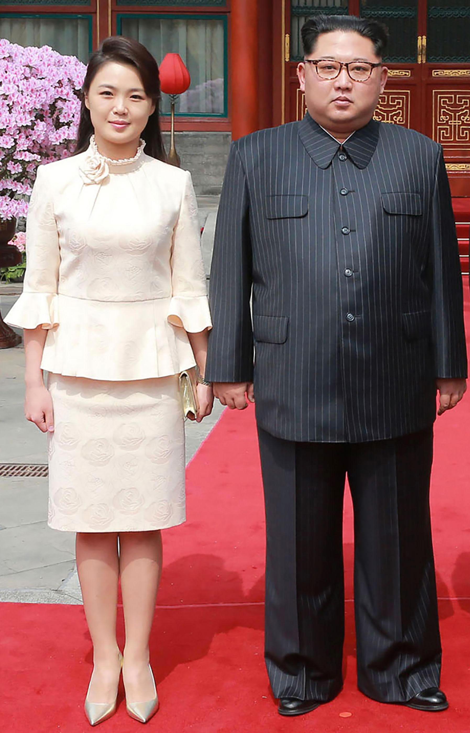 Ri Sol-Ju och hennes make Kim Jong-un under besöket i Kina.