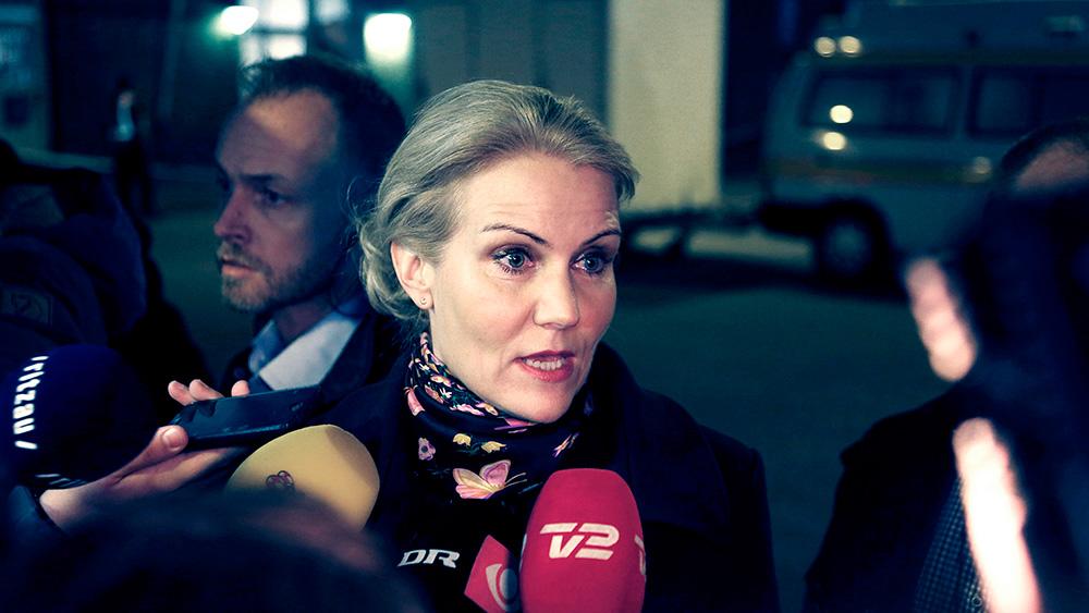”Jag säger det klart och tydligt - så här ska inte Danmark vara”, sa Danmarks statsminister Helle Thorning-Schmidt när hon kom till attentatsplatsen.