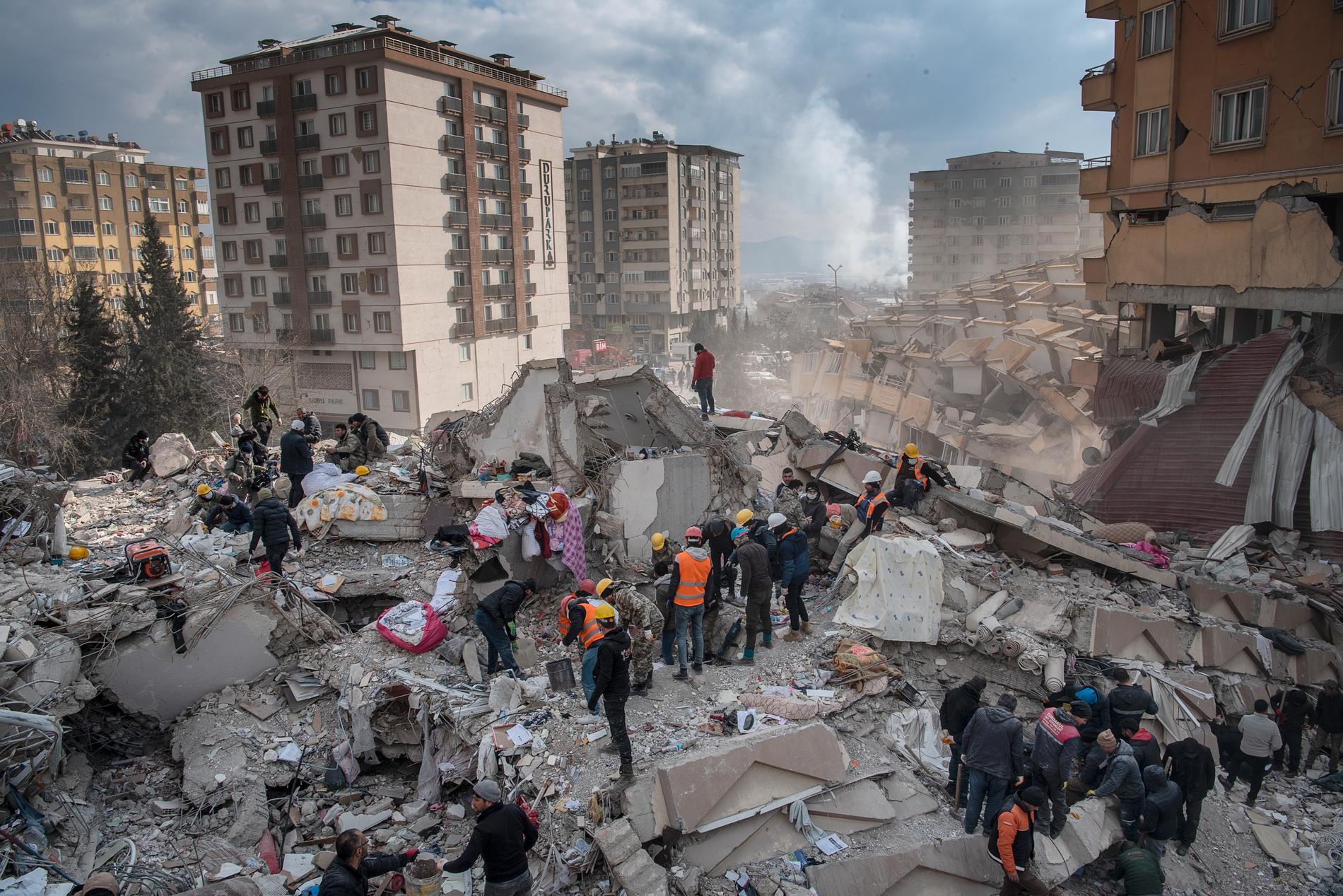 Rasmassor efter jordbävningen som drabbade Turkiet. 