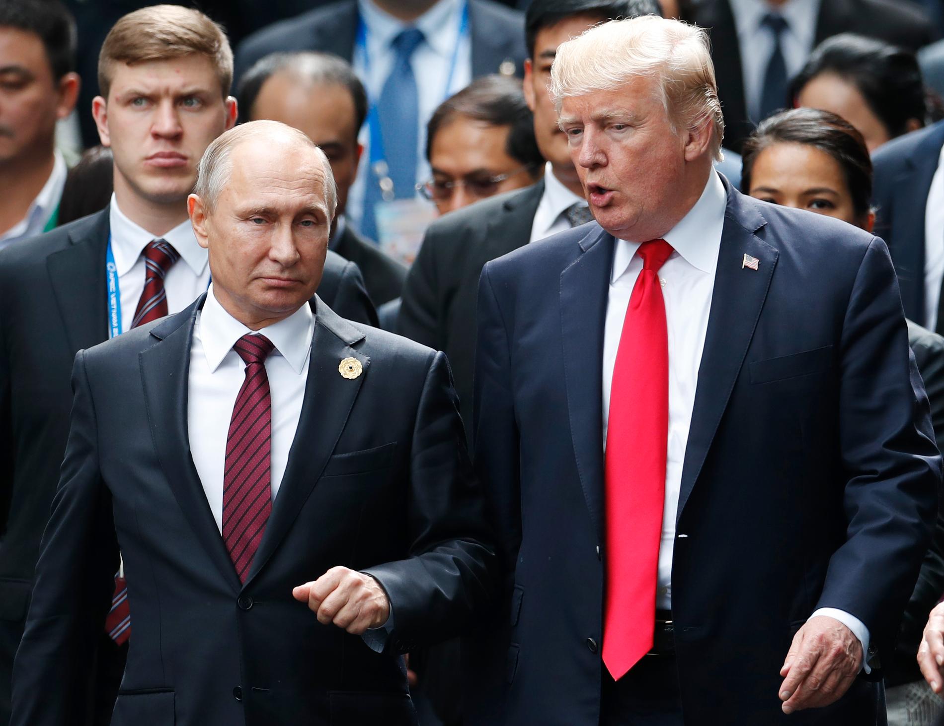 Rysslands president Vladimir Putin (till vänster) och USA:s president Donald Trump vid ett tidigare möte.