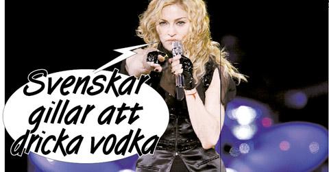 Madonna är vanligtvis sparsmakad med spontana utrop från scenen. Men på Ullevi i går kunde stjärnan, som jobbat med många svenskar, inte sluta hylla Sverige. Hon hoppade också ner till den främre raden i publiken och lät fansens ”Yeee” fylla arenan.