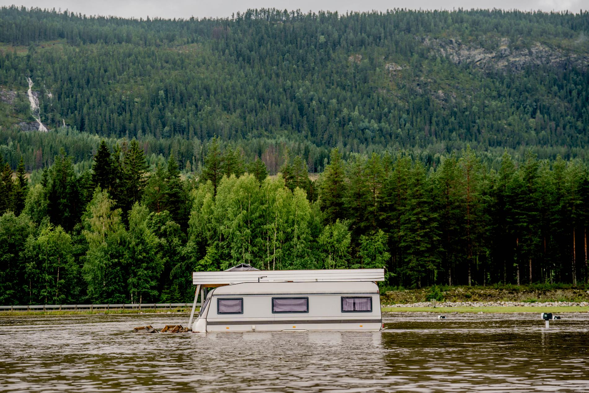 Campingplatsen Dokka är en av många översvämningsdrabbade platser i Norge.