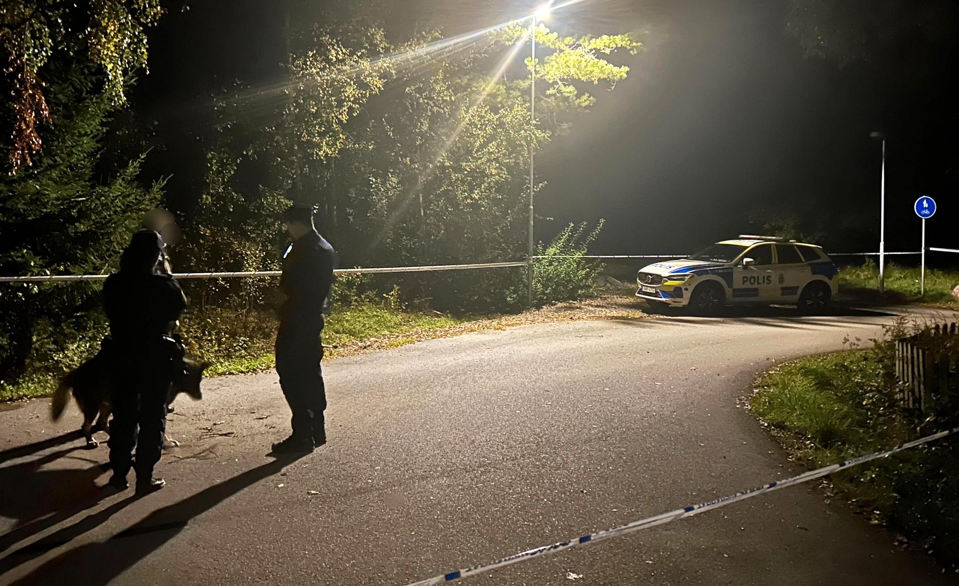 Stor polisinsats efter tisdagskvällens skjutning i Åkersberga.