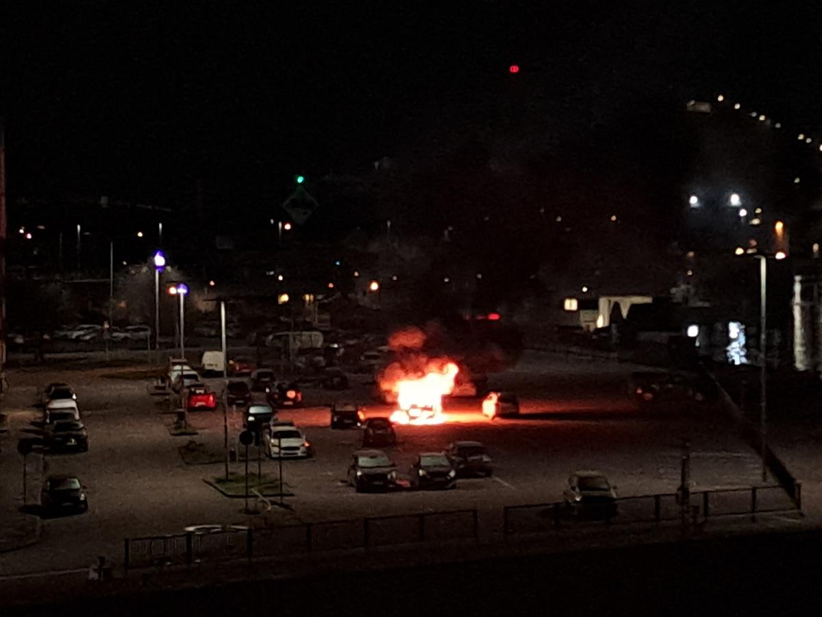 Bilen brann i Landskrona i natt.
