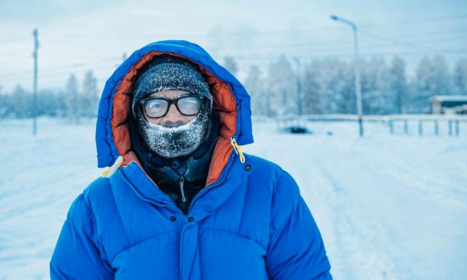 David Batra reser till världens kallaste plats i Sibirien i SVT:s "Hårt väder". Pressbild.