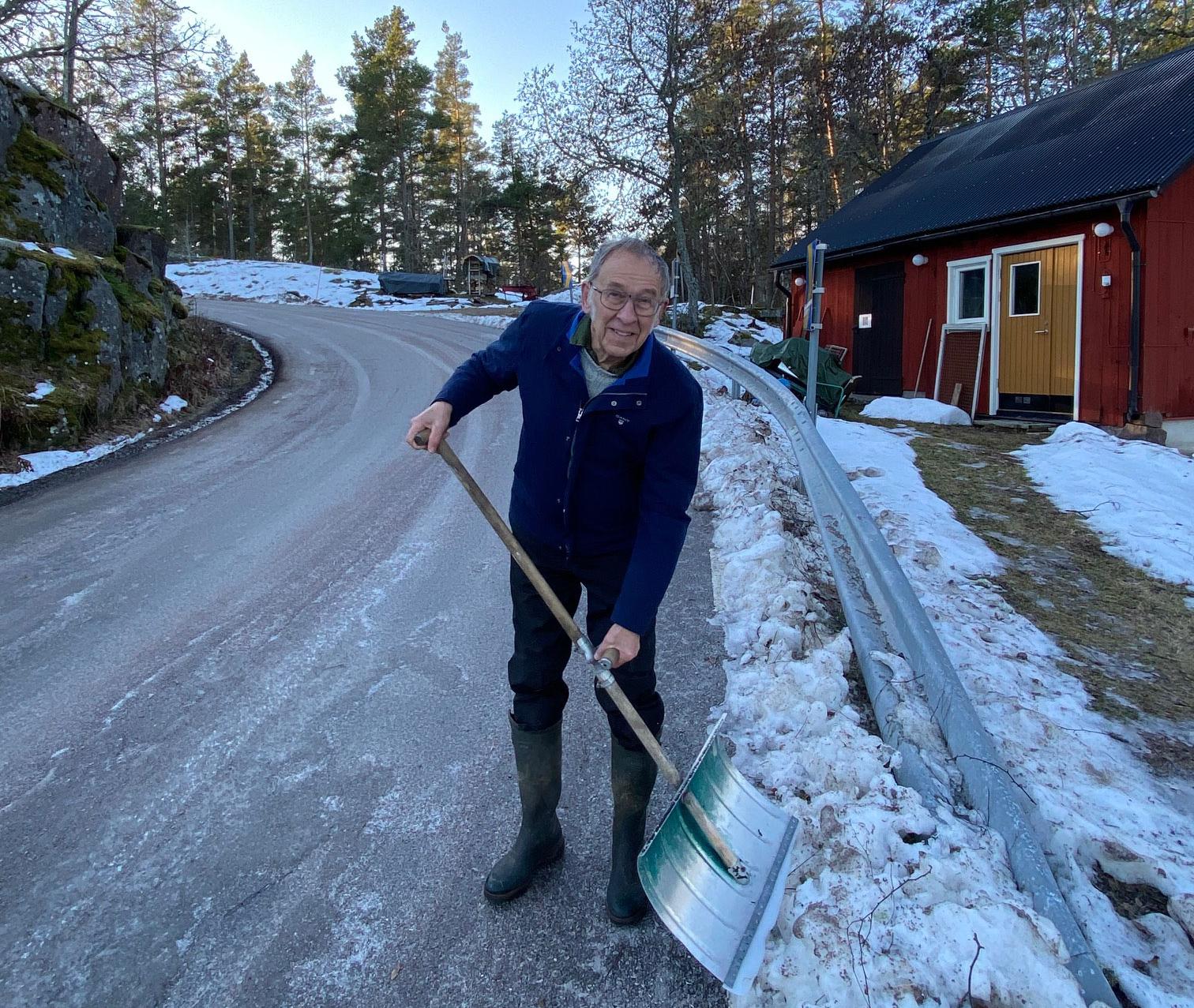 Göran, 75, skottar vid skräckkurvan. 