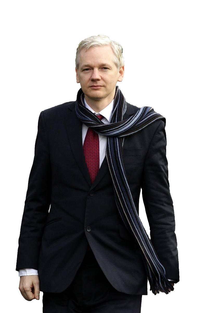 Julian Assange är ett osympatiskt svin – men han hänger inte ut sina egna medarbetare, skriver Martin Aaagård.