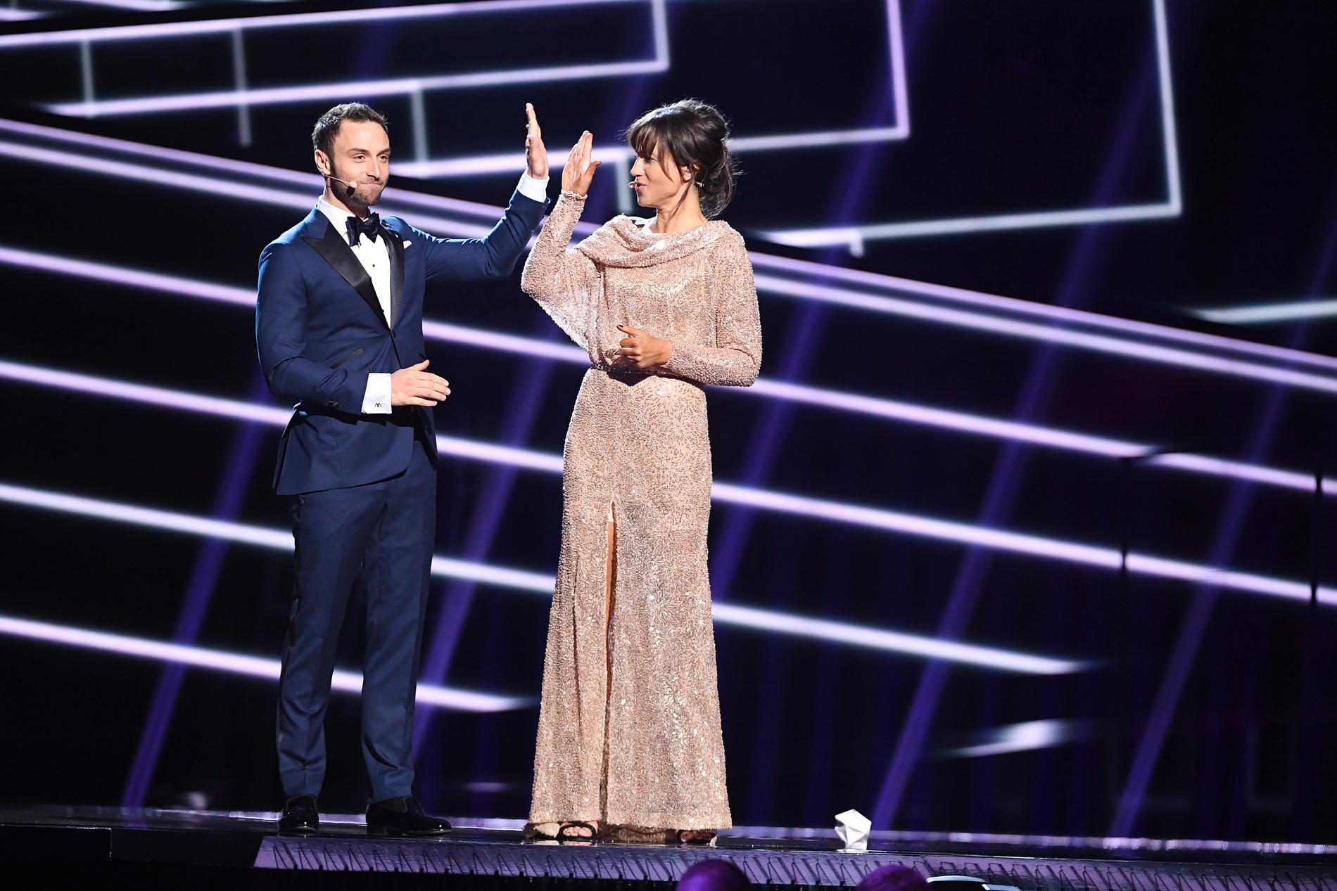 Måns Zelmerlöw och Petra Mede ledde Eurovision 2016.