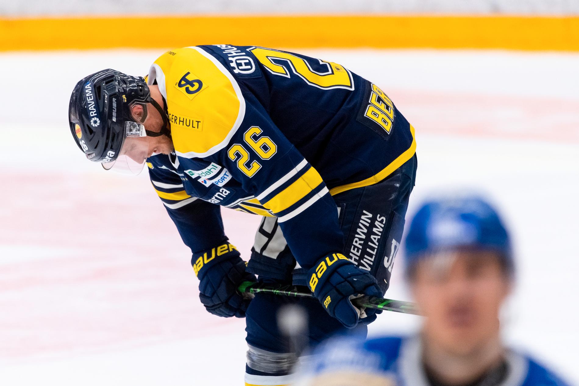 Alexander Bergström och HV71 får ställa in sig på kval. 