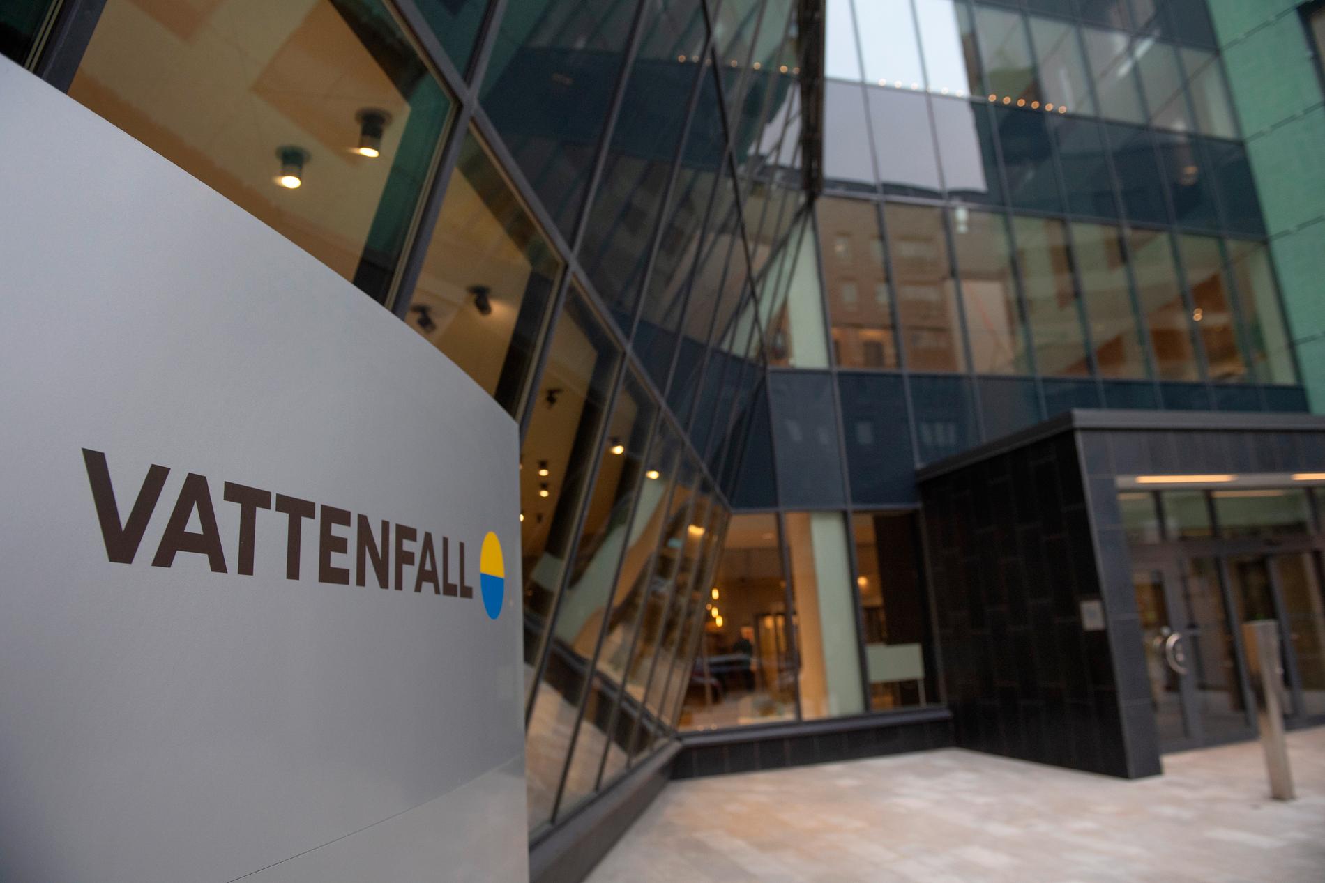 Sedan 1996 då elmarknaden avreglerades i Sveriges konkurrerar Vattenfall med andra bolag. 