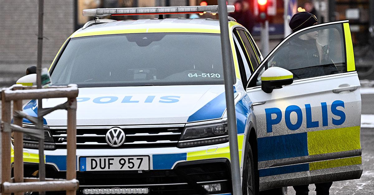 Polisen larmades till en bostad i Eslöv vid 11-tiden på fredagen. 