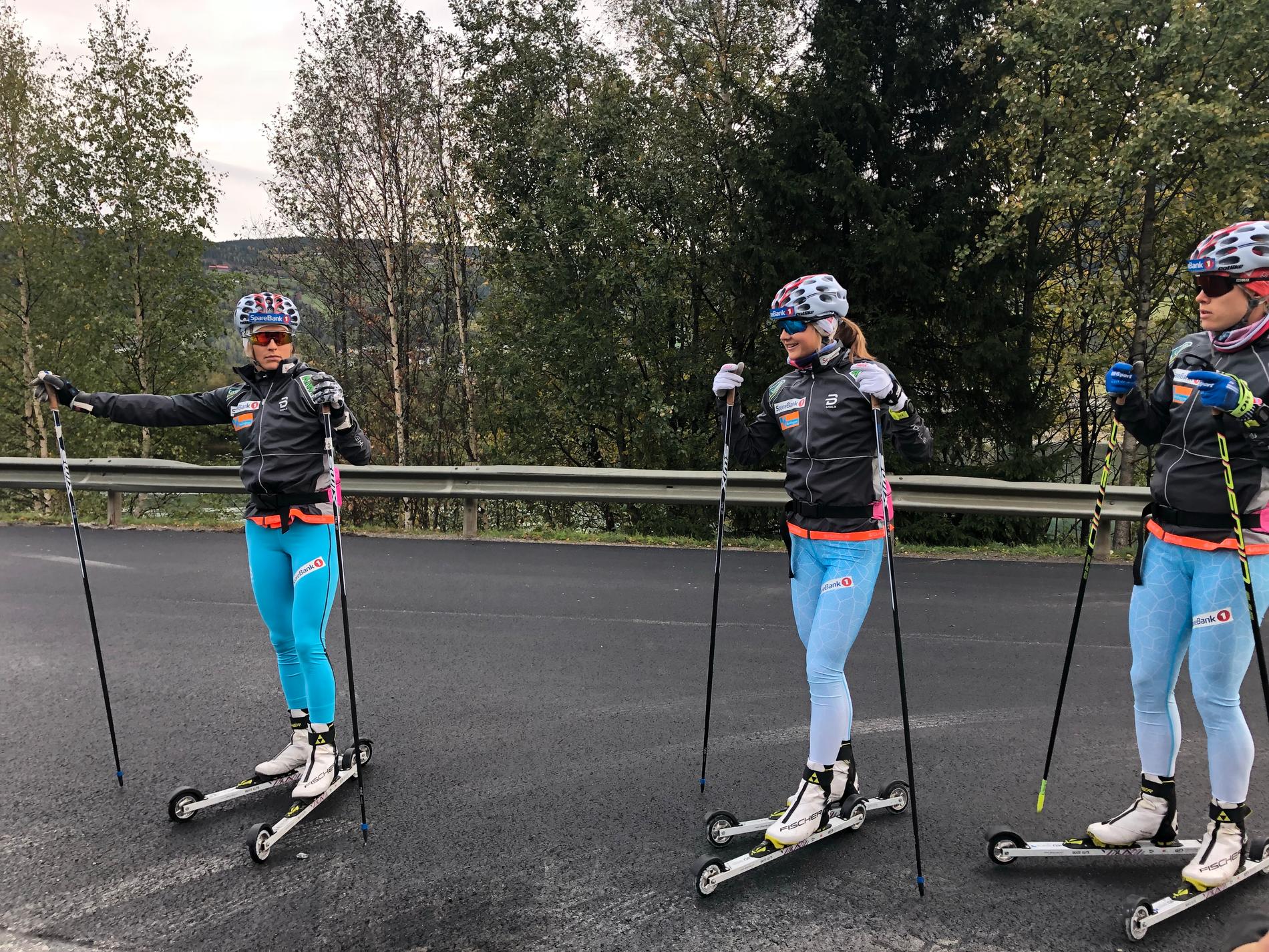 Therese Johaug, längst till vänster på bilden, är beredd på en tuff comeback. Här under träningspasset i norska Kvitfjell.