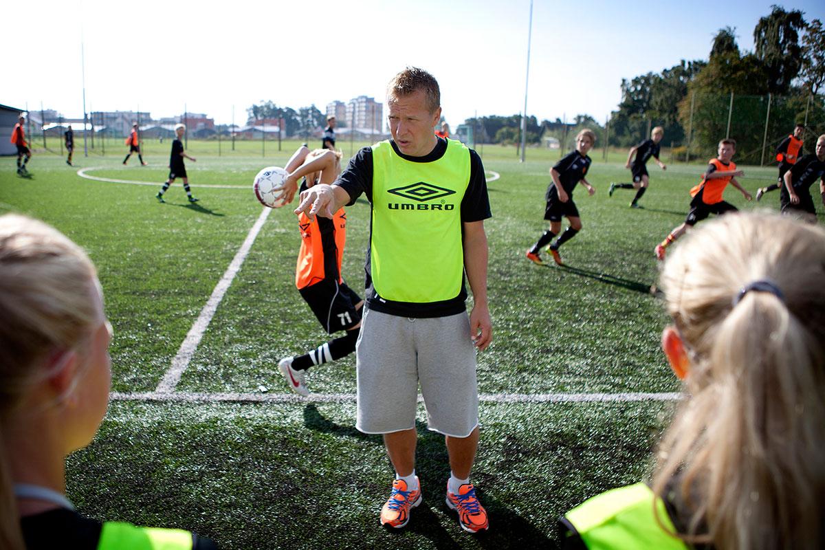 Klubbens framtid  Den förre landslagsspelaren Pär Zetterberg jobbar till vardags med att utbilda och träna eleverna på Vesterhavsskolan i Falkenberg, och sitter även med i FFF:s styrelse.