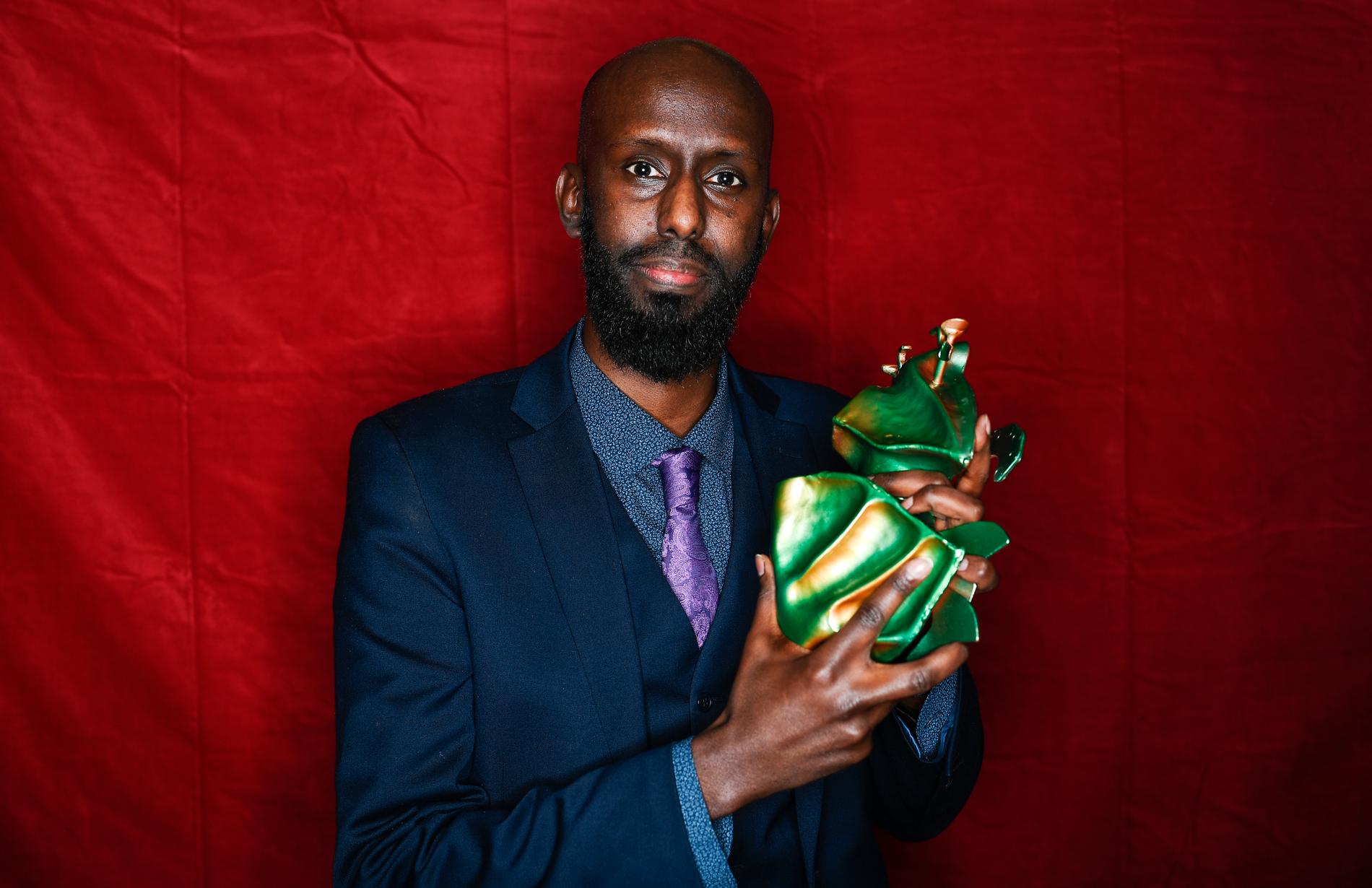 Ahmed Abdullahi vinner priset för bästa kortfilm med filmen ”Martyren”.