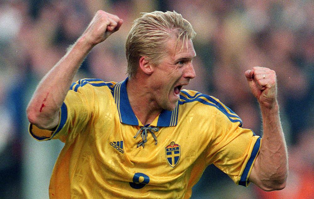 Johan Mjällby i svenska landslaget.