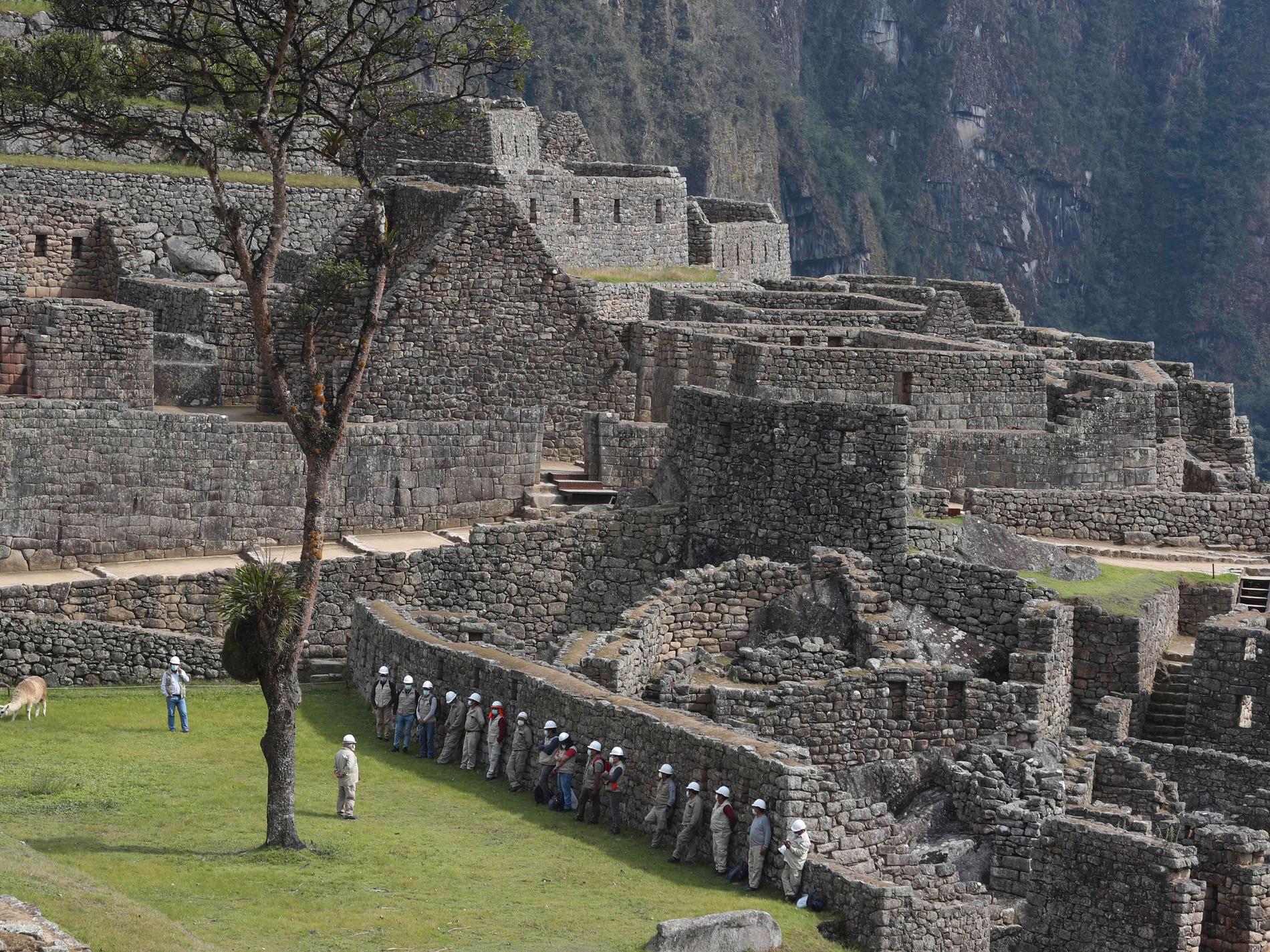 Hundratal turister evakueras i Peru