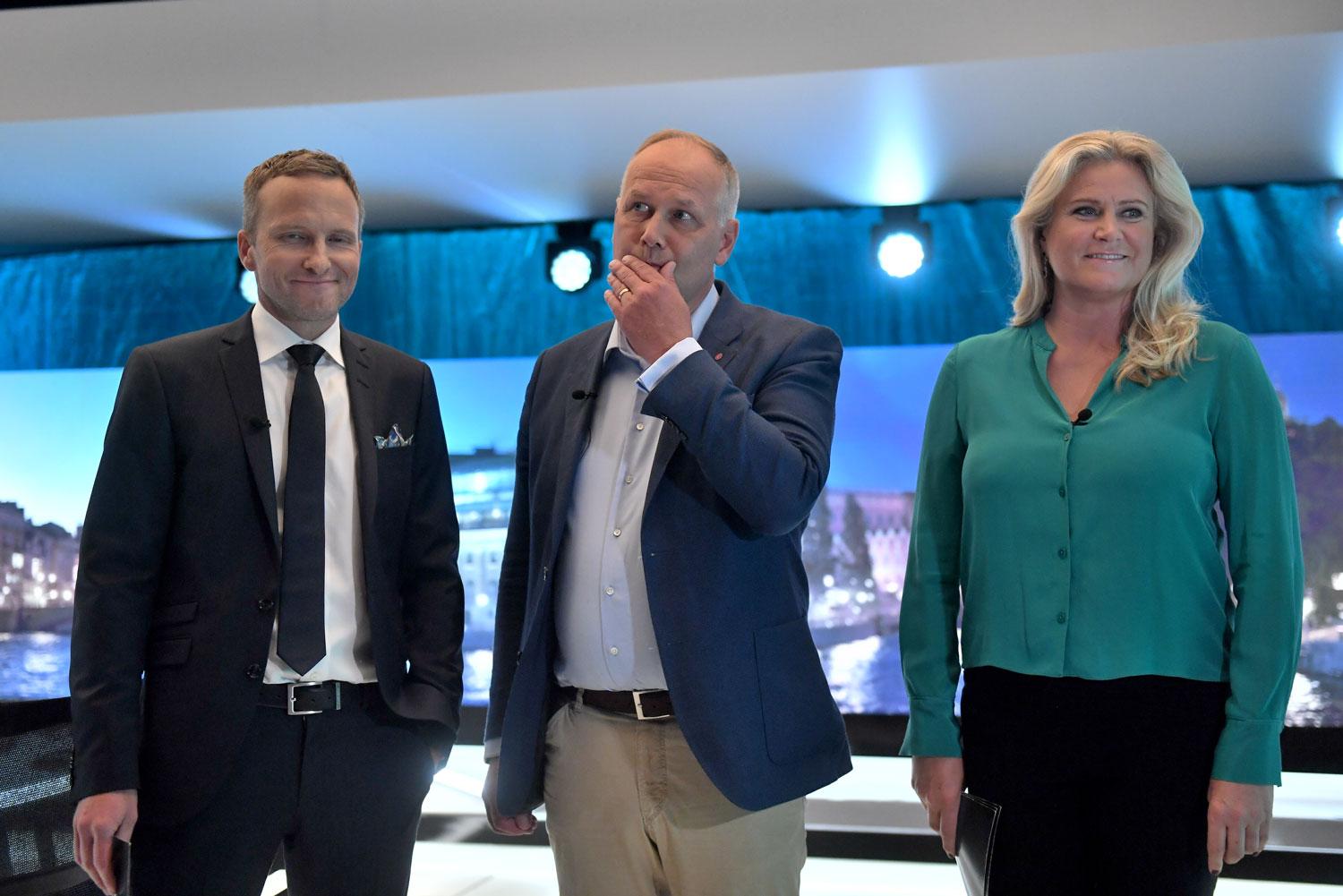 Jonas Sjöstedt under partiledarutfrågningen i SVT. Tillsammans med Anders Holmberg och Camilla Kvartoft.