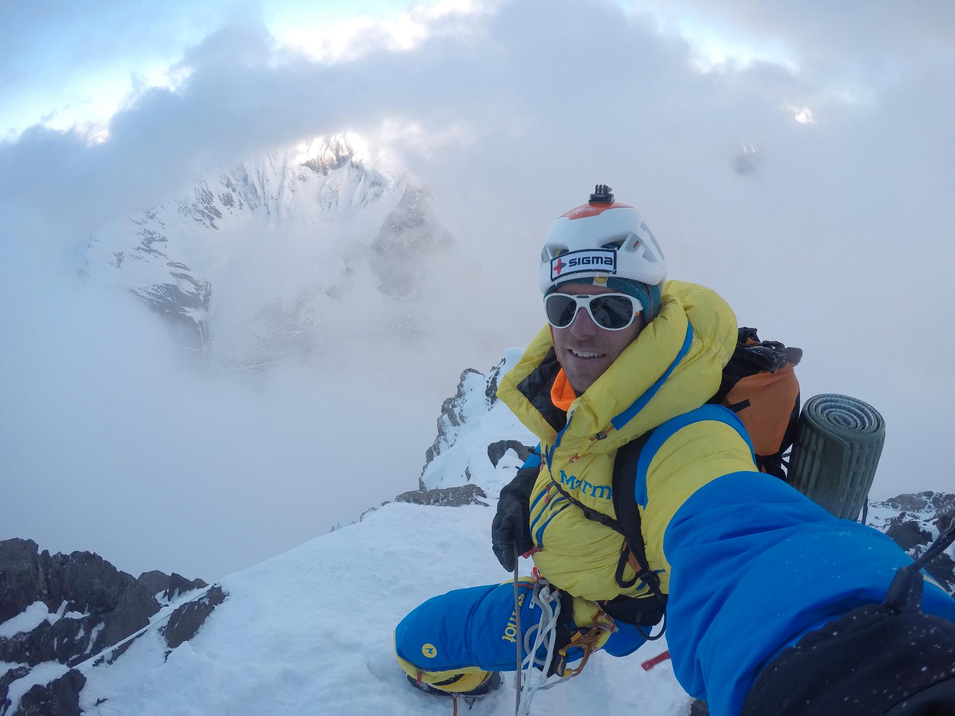 Hit, men inte längre. Fredrik Sträng kom bara några meter högre upp på K2, till 7 400 meter i sommar – Helt sjukt att vi fick regn på 7 000 meter! Det var midjedjup snö där vi vände och noll skikt, så säkerheten framför att nå toppen, säger han.