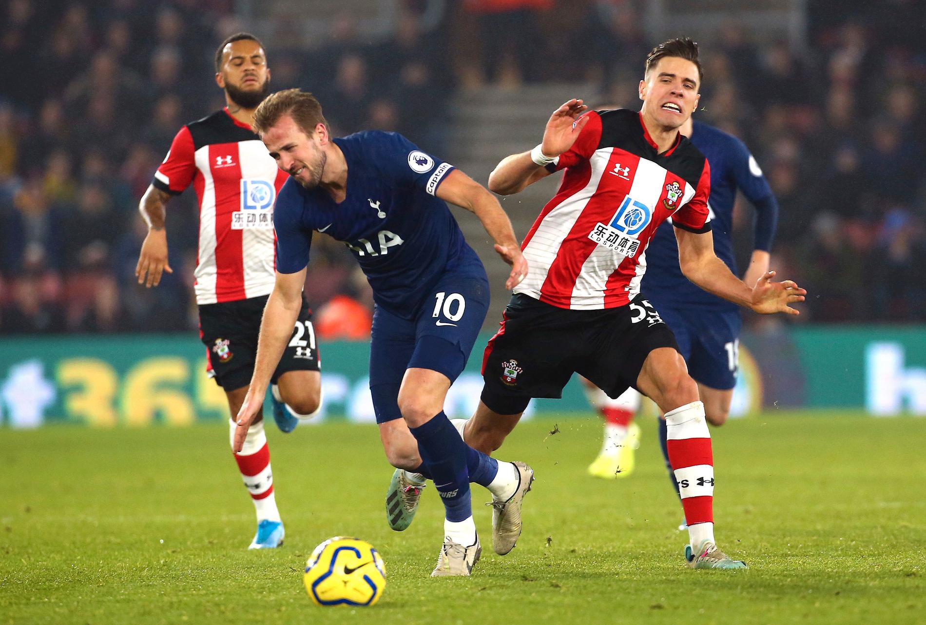 Tottenhams Harry Kane är en av de spelare som skadade sig efter ett intensivt matchande i Premier League.