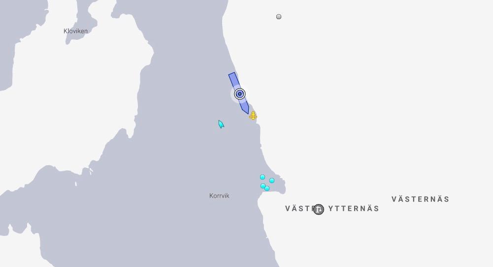 Här, precis utanför inloppet till Mariehamn har fartyget gått på grund.