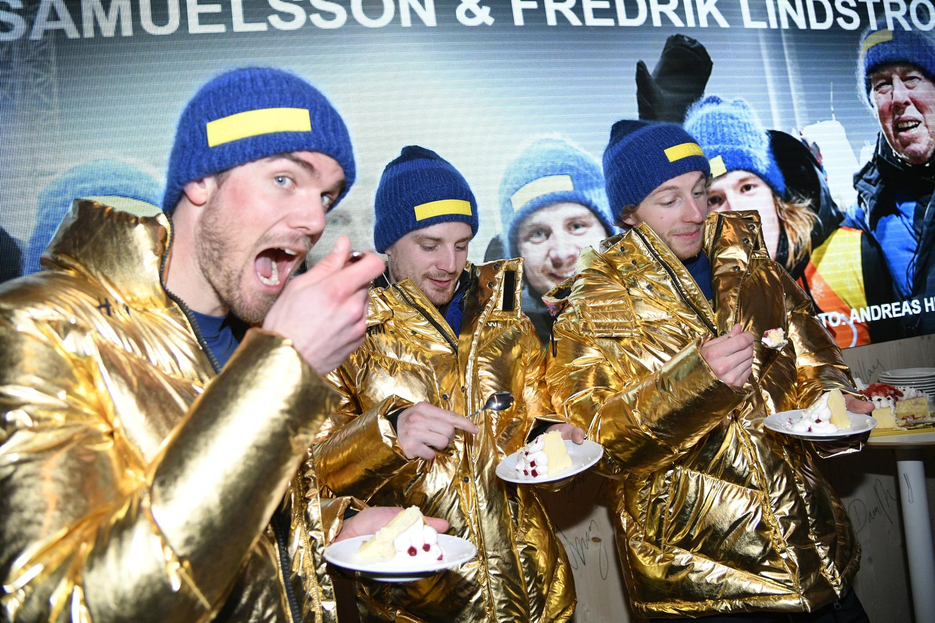 Fredrik Lindström och hans lagkamrater firade med tårta och köttbullar.
