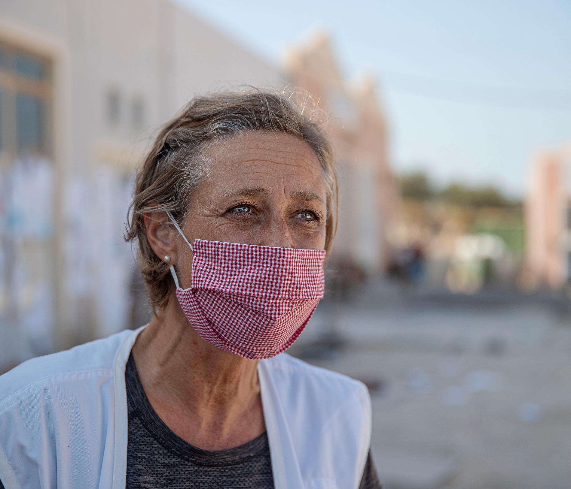 Danska Kamma Skaarup, 49, är medicinskt ansvarig för Läkare utan gränser på Lesbos och öns kanske mest upptagna kvinna. 