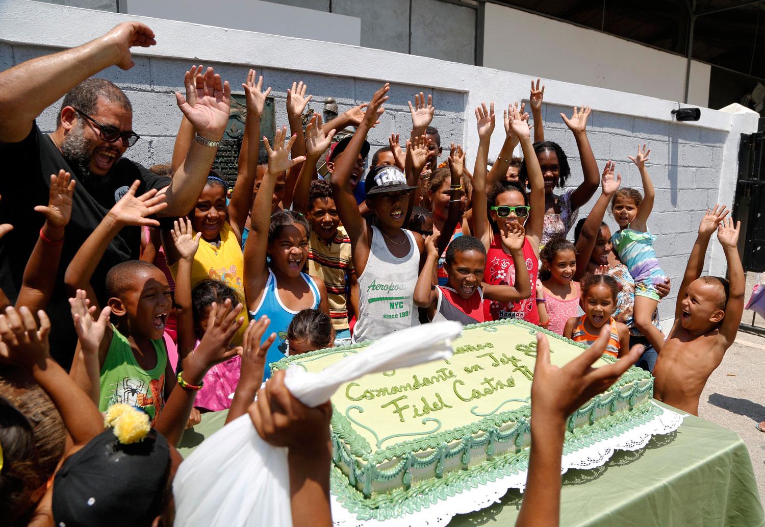 Fidel Castros födelsedag firades bland många i Havanna.