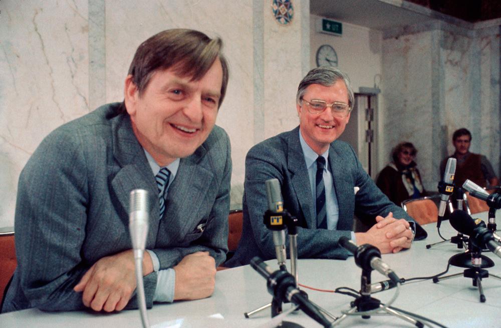 Olof Palme tillsammans med Sten Wickbom 1983