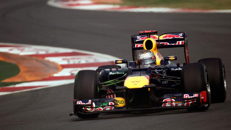 På lördagsmorgonens tredje tidsträning var Vettel åter igen snabbast. Närmast bakom var Jenson Button och Mark Webber.