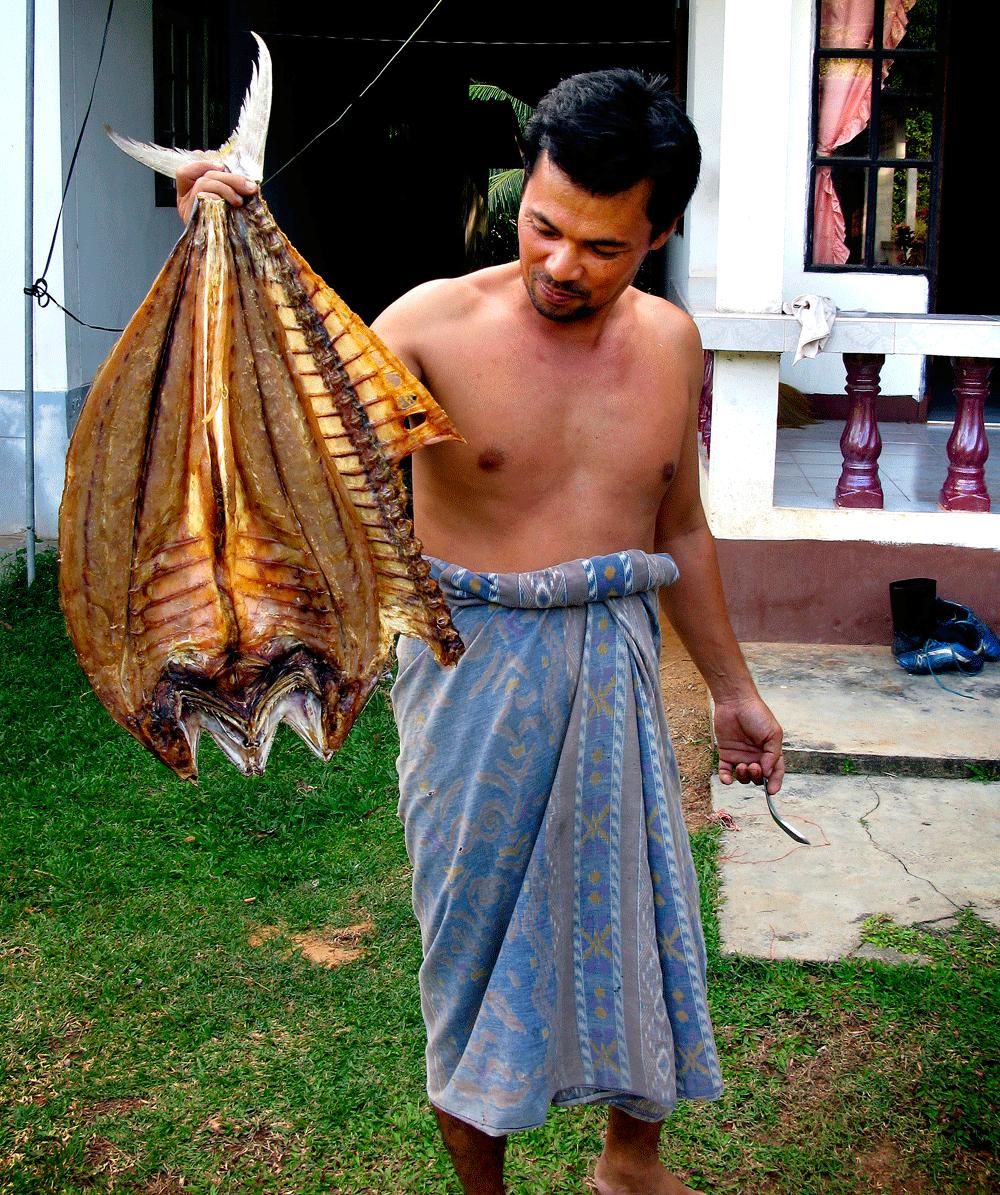 Fiskare Ran, eller Hari Poka, heter ­mannen i familjen som RESA bor hos. Han arbetar som fiskare och är medlem i Koh Yao Noi Ecotourism Club.