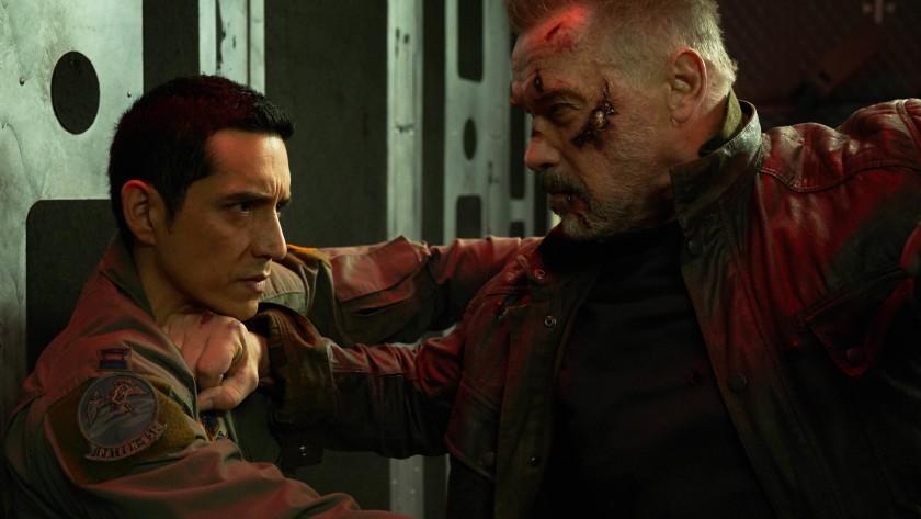 Gabriel Luna och Arnold Schwarzenegger i ”Terminator: Dark fate”.