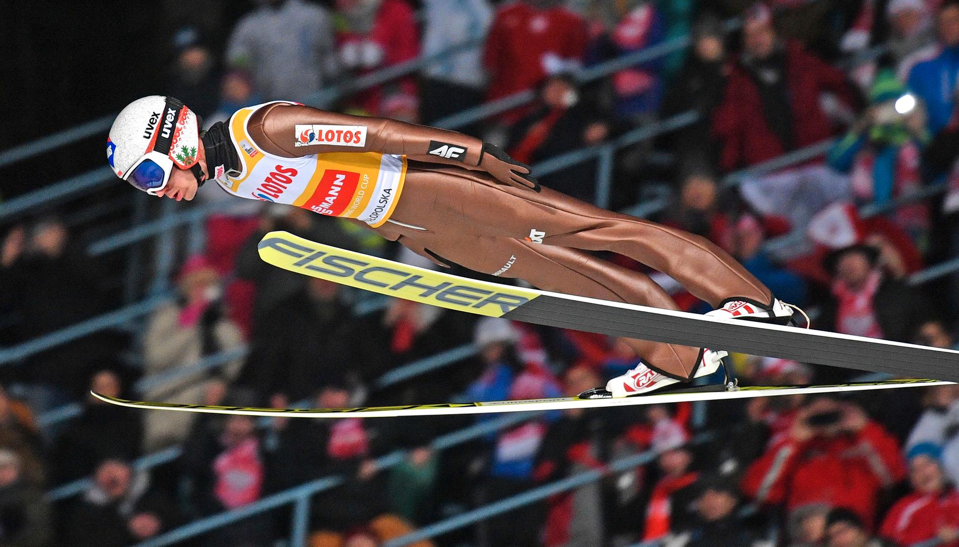 Världscupen i skidor: Backhoppning – sänds på SVT1 kl 14.00. I fjol vann den polske stjärnan Kamil Stoch tävlingen, som har avgjorts i den sydtyska Garmisch-Partenkirchen sedan1921.
