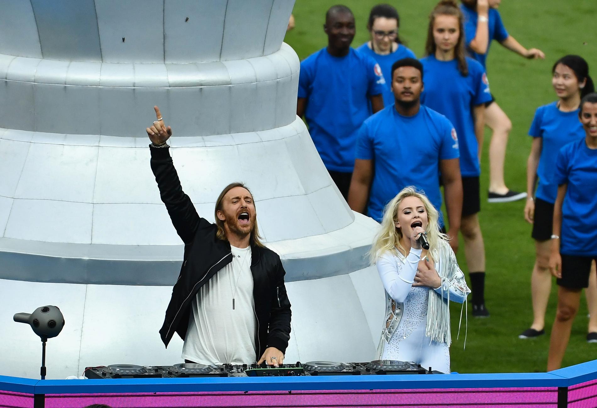 Zara Larsson tillsammans med David Guetta.