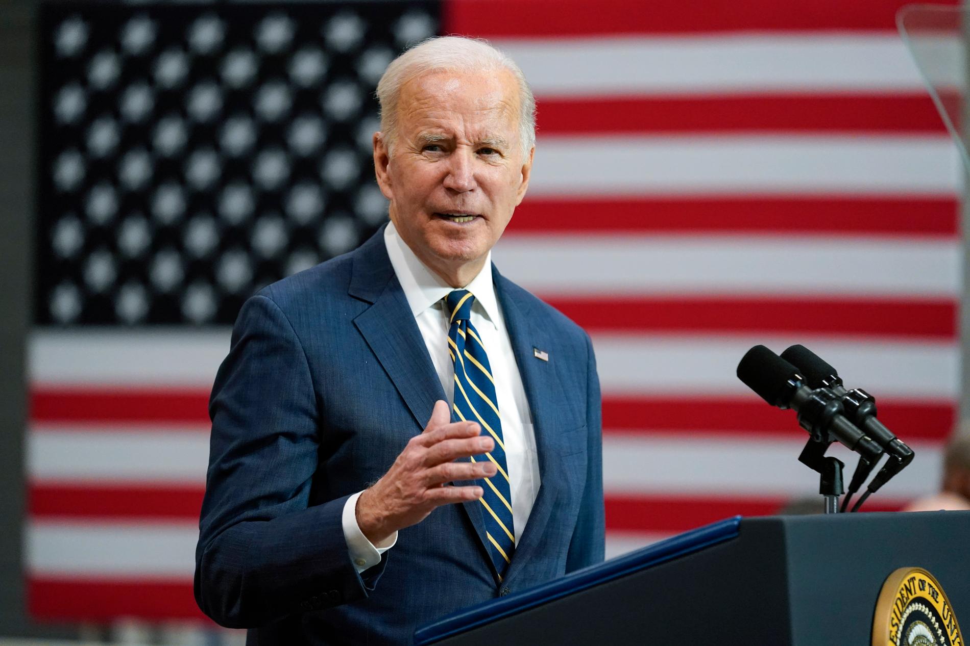 USA:s president Joe Biden vid ett tal i Pittsburgh på fredagen. Han säger nu att ett mindre antal soldater ska skickas till Östeuropa.