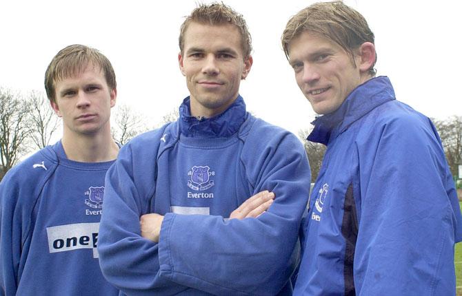 Tobias Linderoth, Niclas Alexandersson och Jesper Blomqvist i Everton 2002.