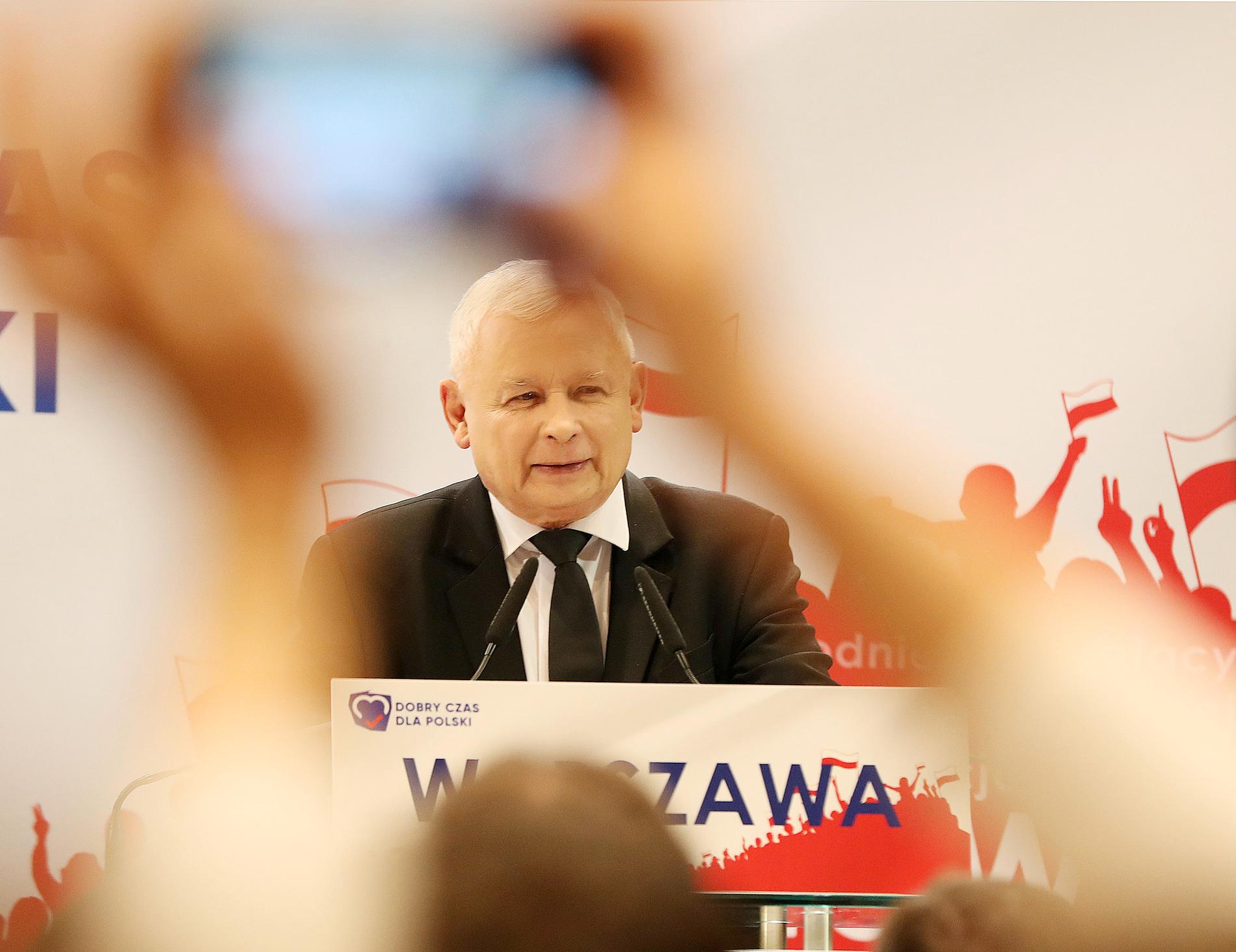 Jaroslaw Kaczynski är ledare för Lag och rättvisa, och anses vara den man som har mest makt i Polen.