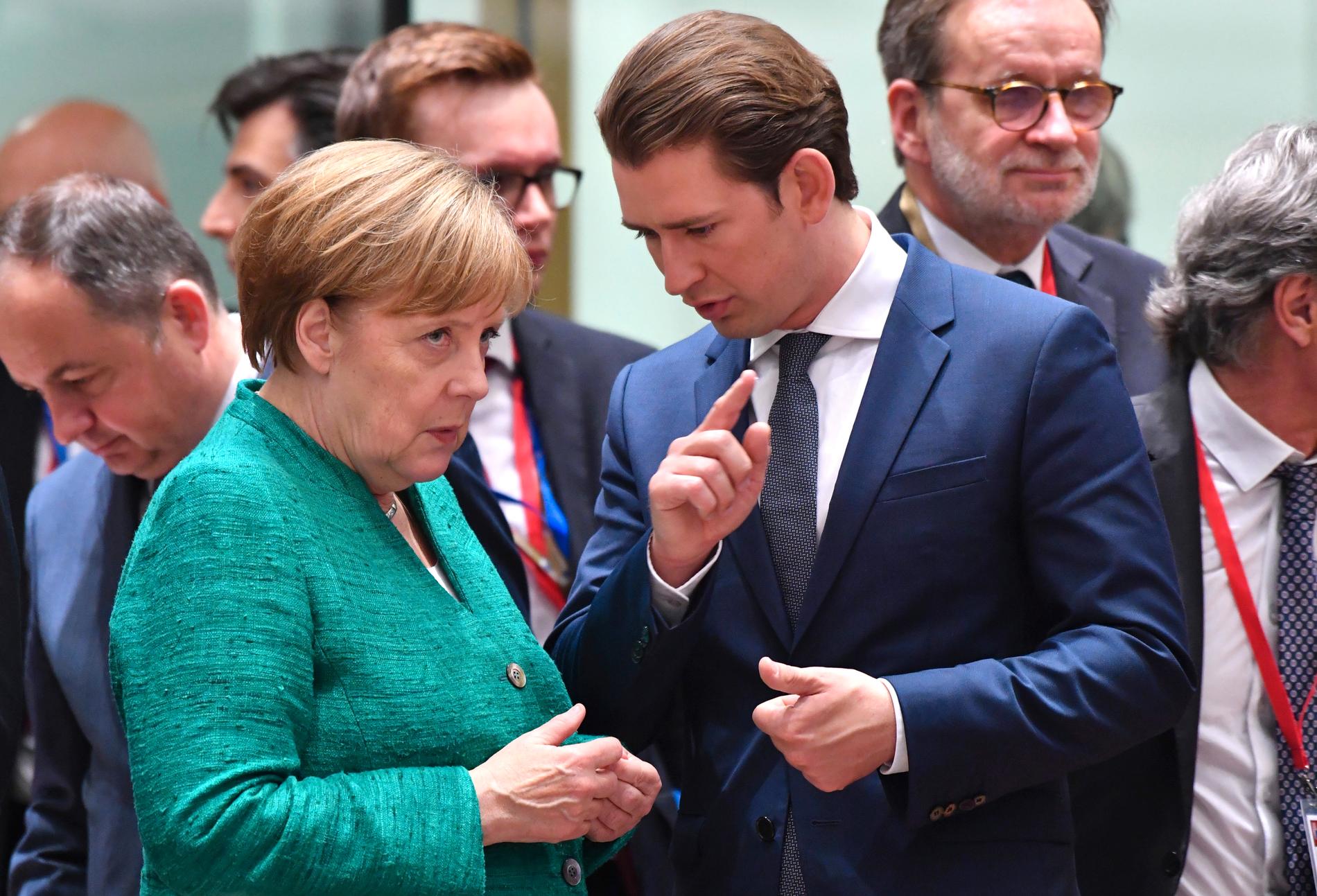 Tysklands förbundskansler Angela Merkel och Österrikes kansler Sebastian Kurz på EU-toppmötet i Bryssel.