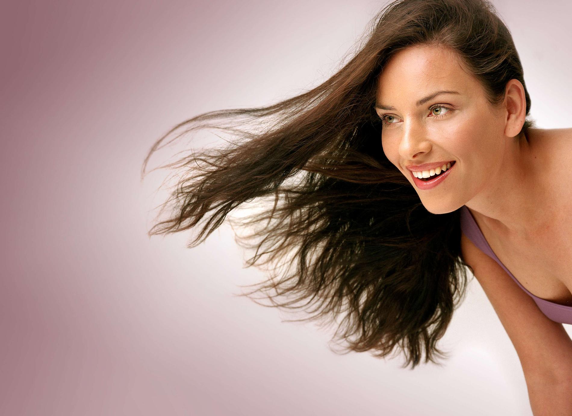 Att få underbart hår behöver inte vara svårt. Hälsa ger dig de bästa tipsen för ett vackert hår.