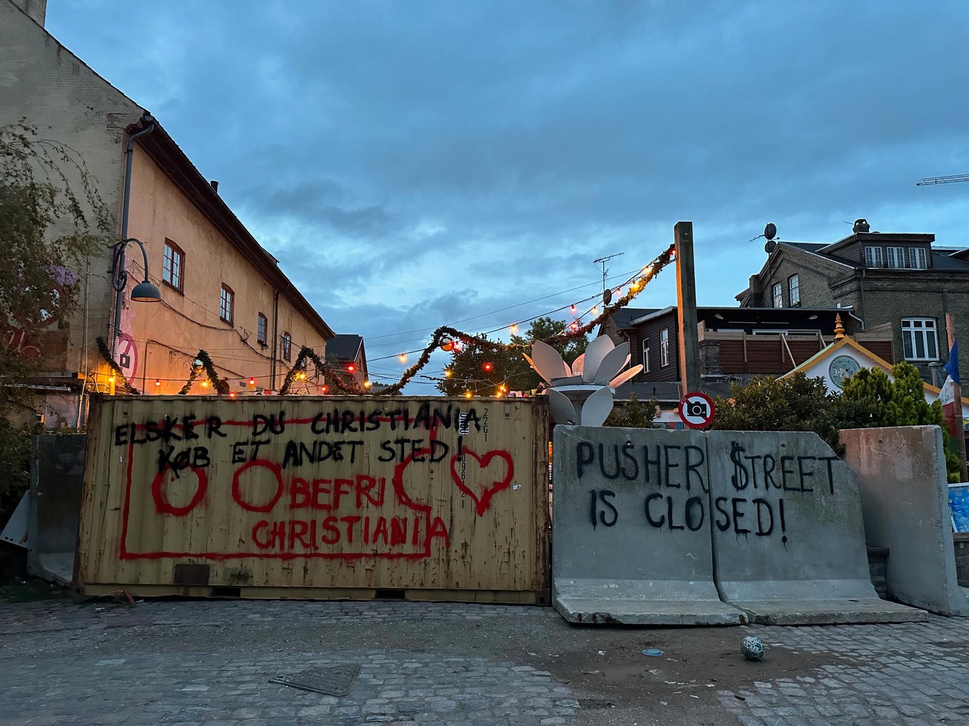 Så här såg det ut vid Pusher Street på Christiania på tisdagsmorgonen.