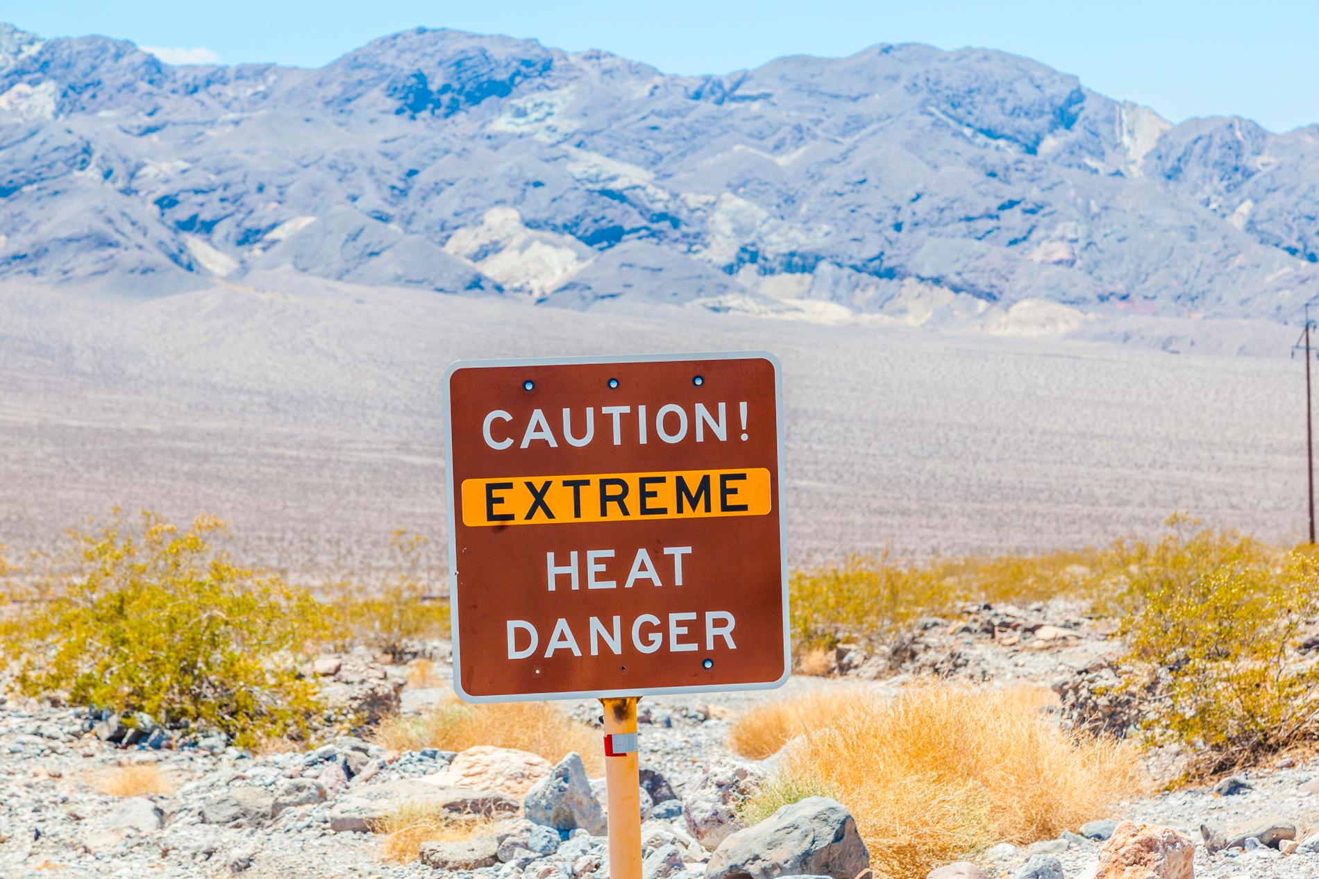 Extremvädret förra året orsakade skador för miljarder. Bilden visar Death valley där temperaturen låg på 53,3 grader Celcius i somras. 