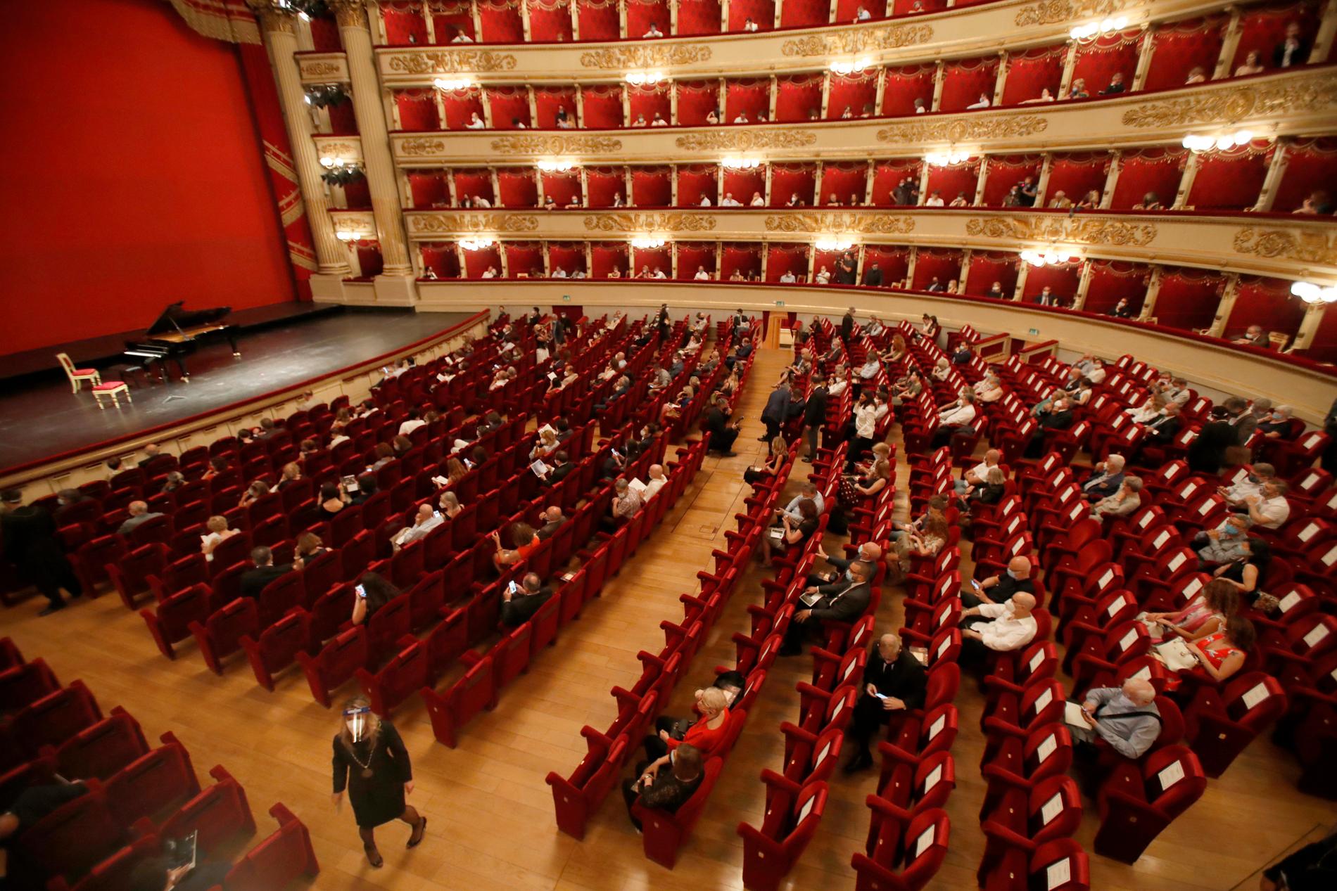 La Scala öppnade igen i juli efter att ha varit stängt i fyra månader, då med restriktioner och avstånd mellan besökarna. Arkivbild.