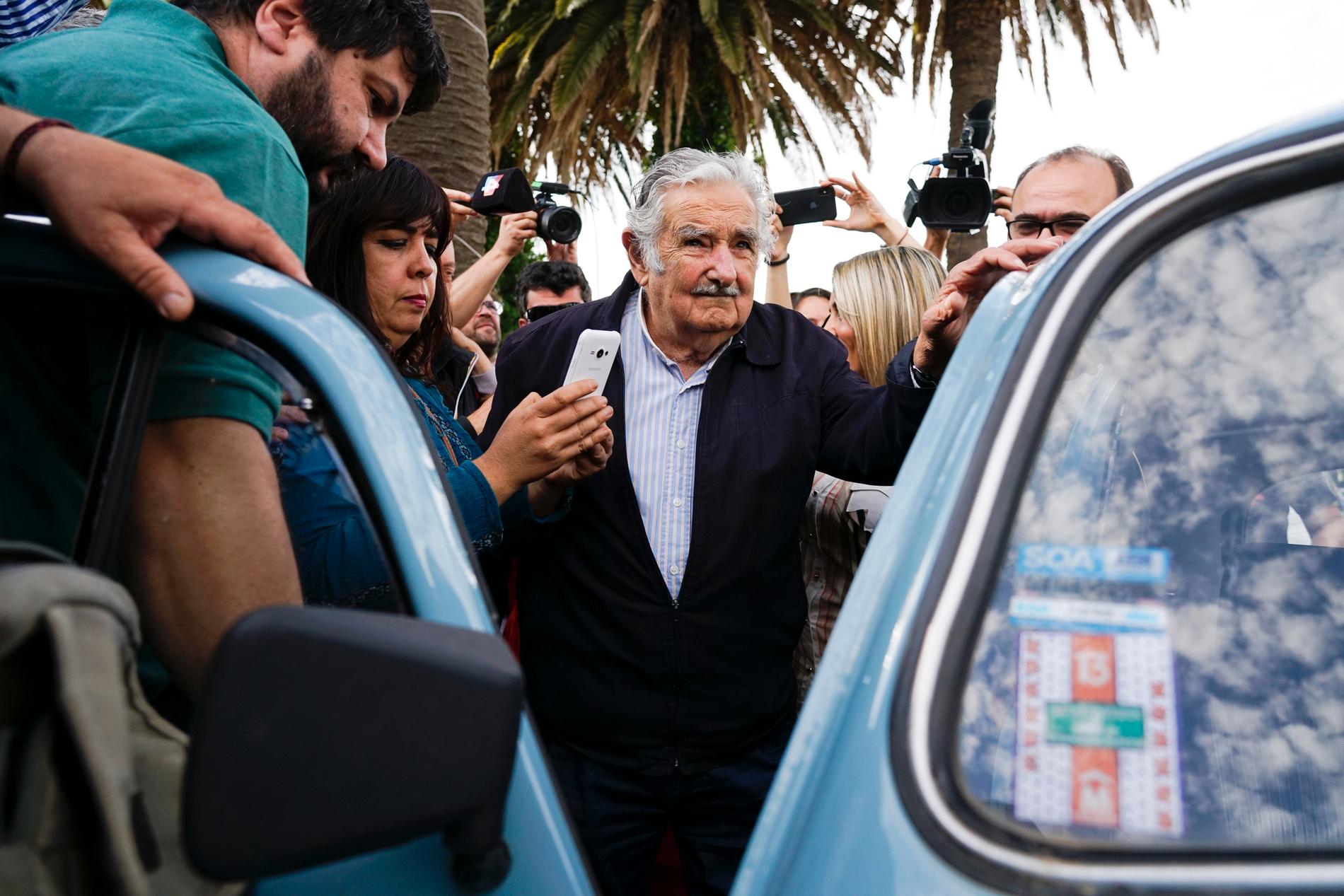 José Mujica efter att ha lagt sin röst i första omgången den 27 oktober.